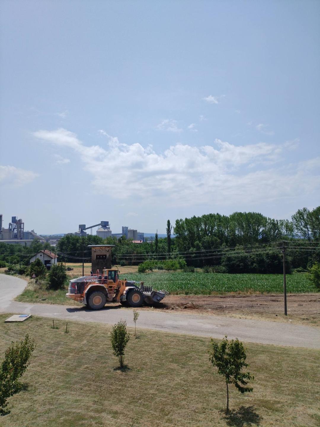 Моравацем средила простор на улазу у насеље Нова колонија